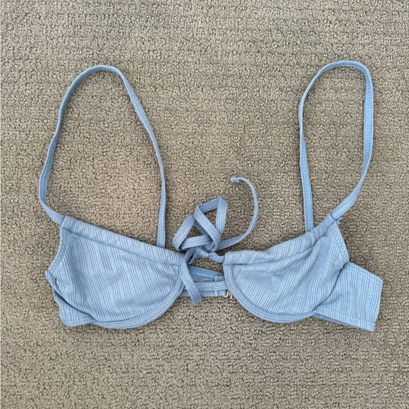 Baby blue underwire bikini top (size small) - Picture 3 of 3
